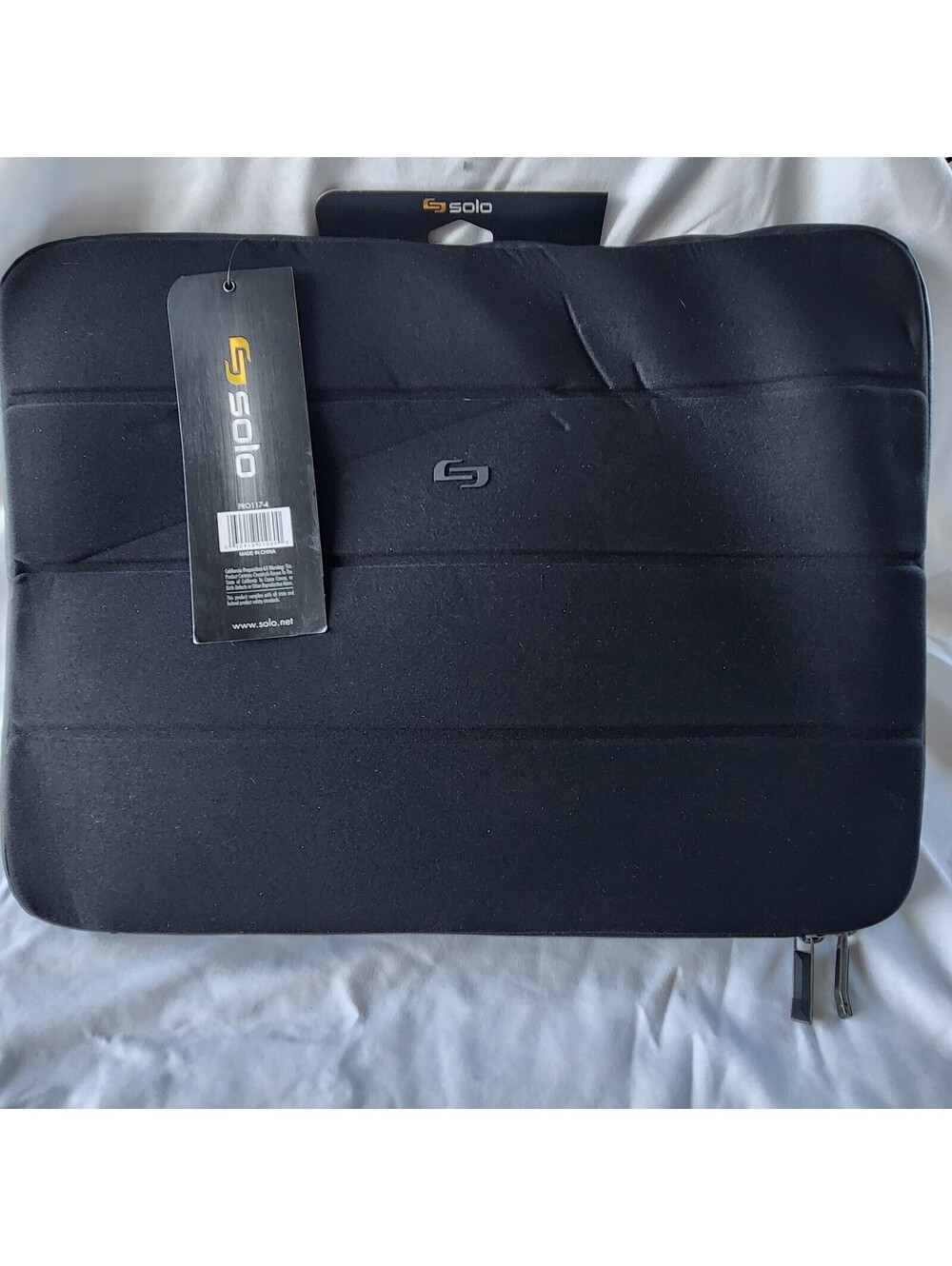 Solo Pro Carrying Case (Sleeve) for 17.3" Notebook - Black - Scratch PRO117-4